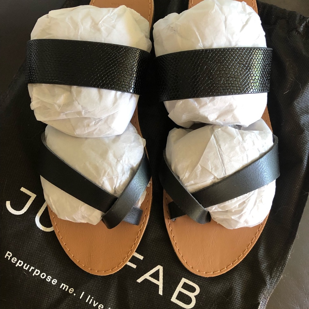 Cute JustFab Cloey black sandals- Size 9